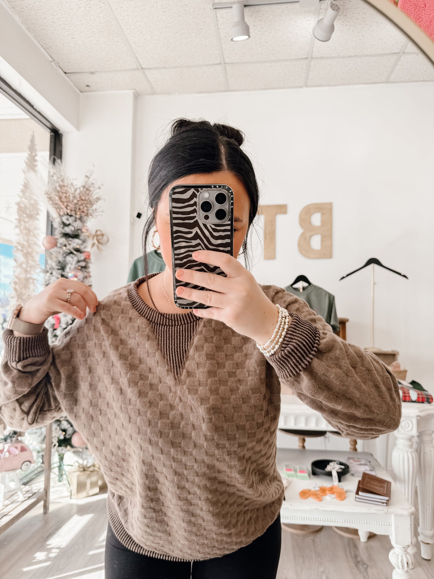 Soft Textured Checker Knnit Pullover Sweatshirt