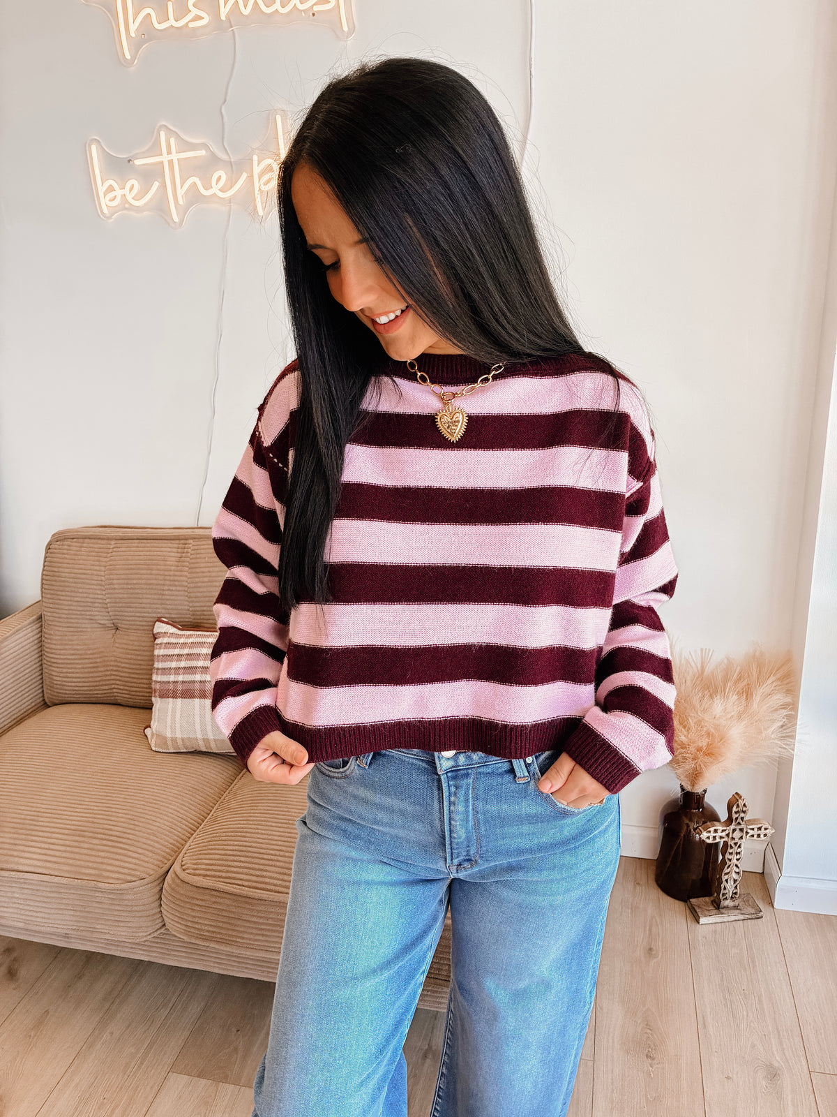 August Air Boat Neck Crop Sweater - Burg.
