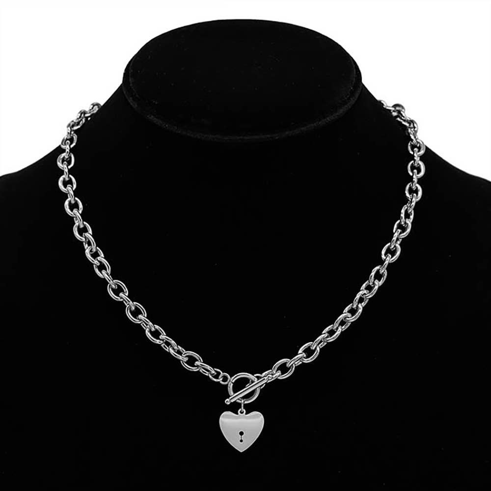 Lock Toggle Chain Necklace: Silver