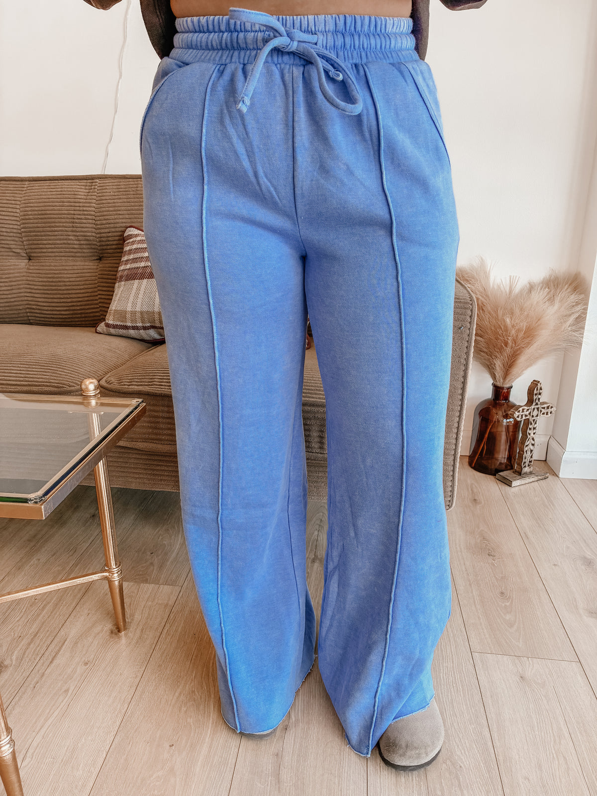 Pretty Pintuck Sweatpants - Blue
