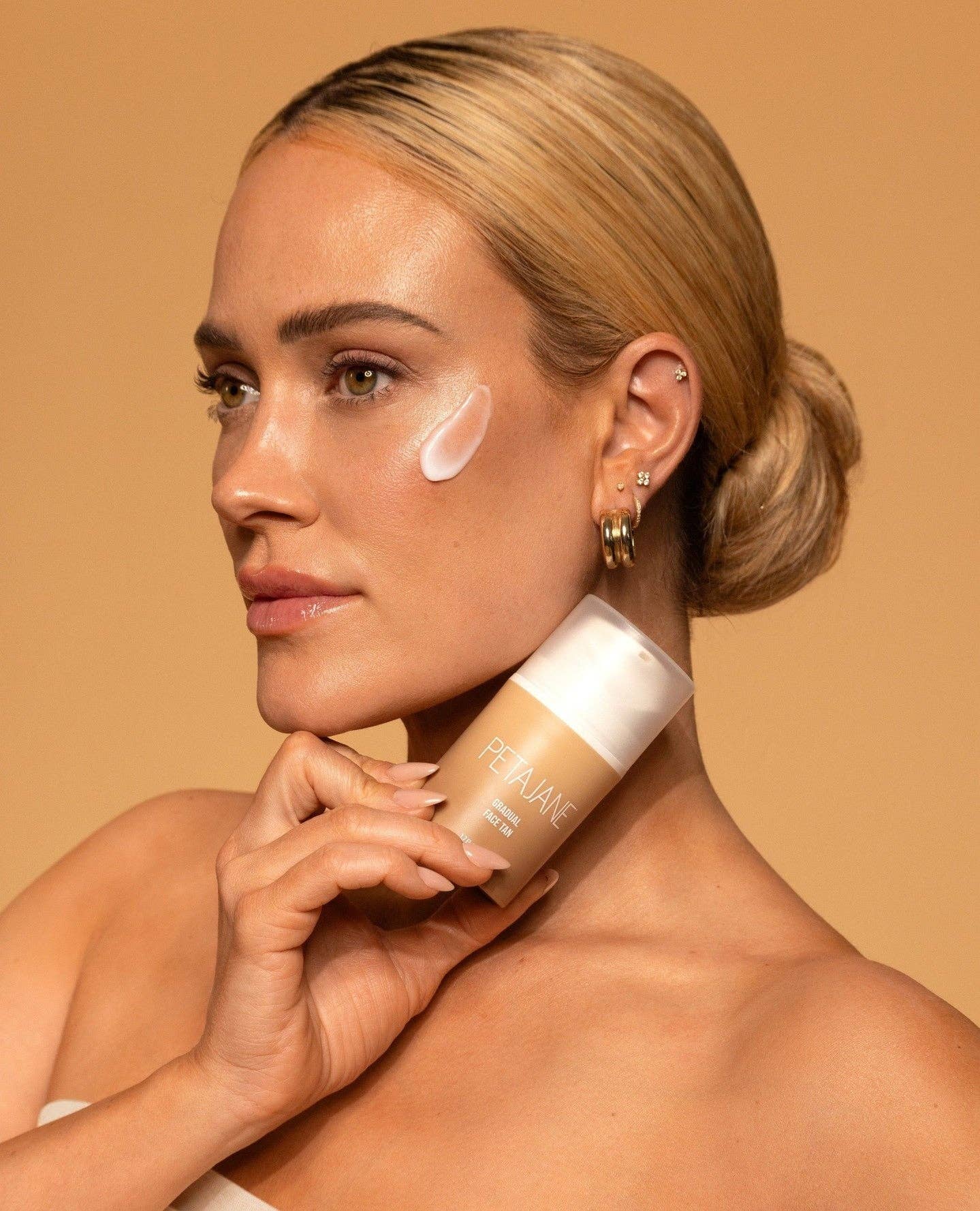 Gradual Face Tan - PETA JANE