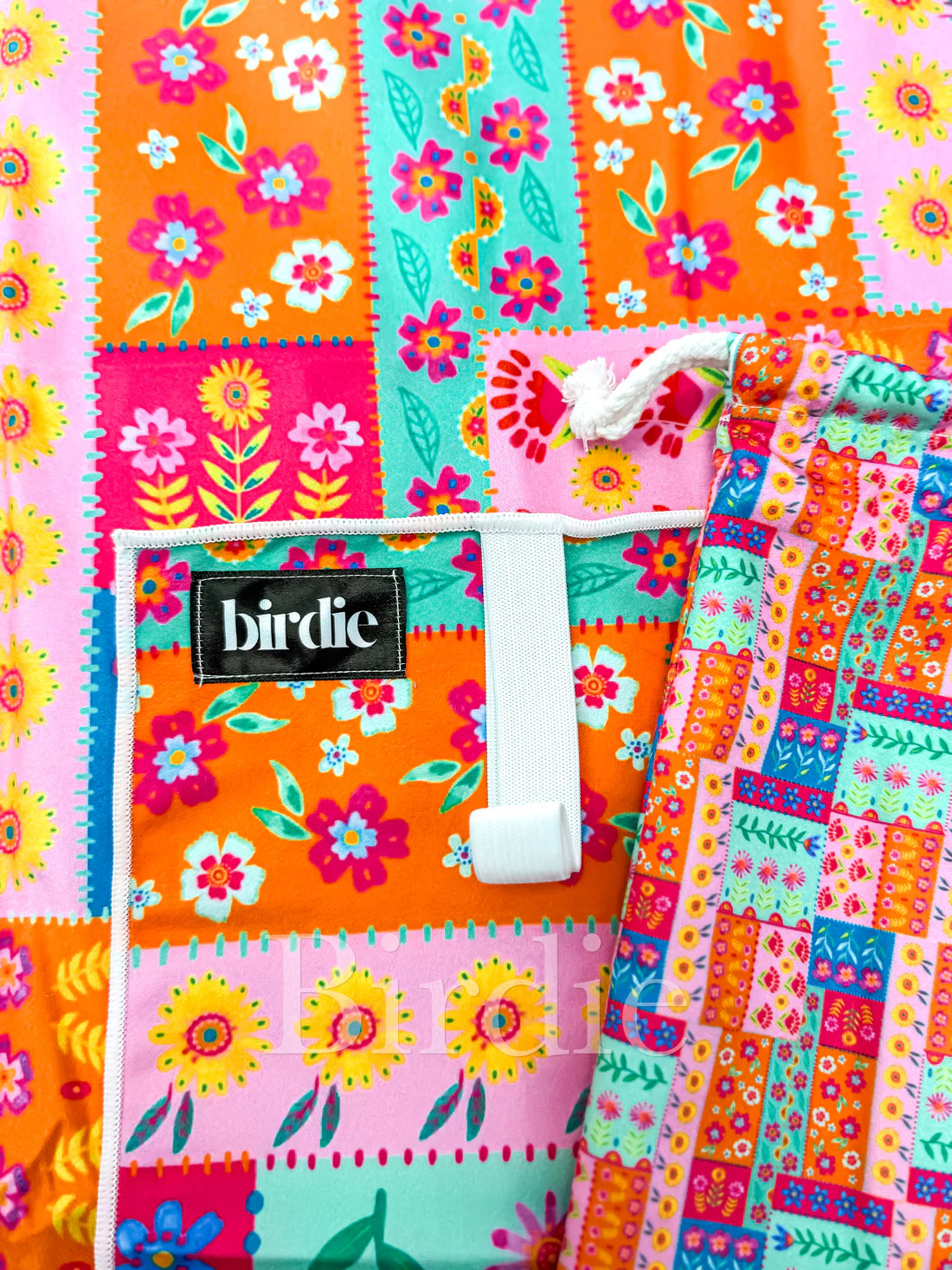 BIRDIE Quick Dry Towel in Spring Paisley Patch
