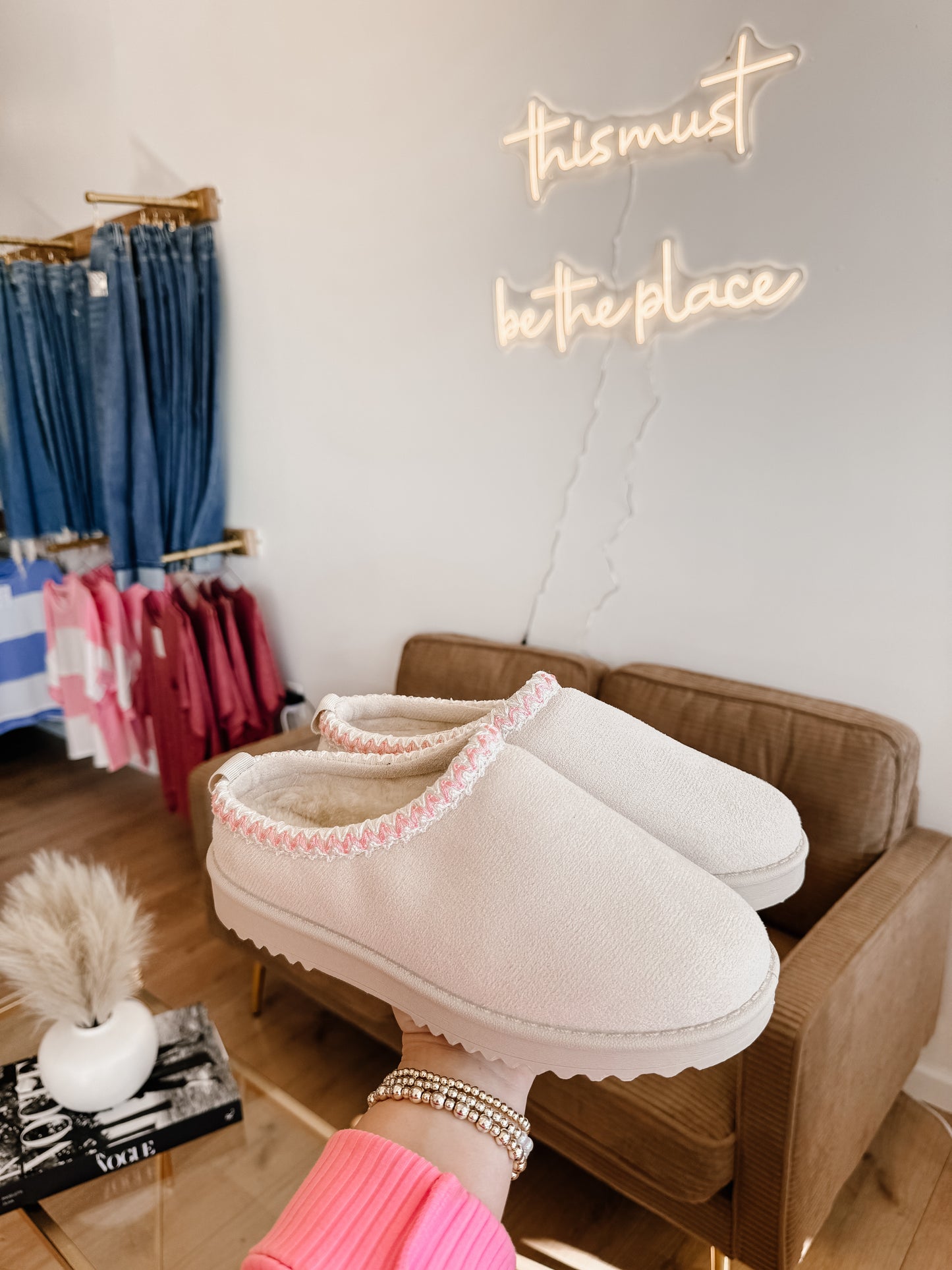 Braid Inspo Slippers (2 colors)