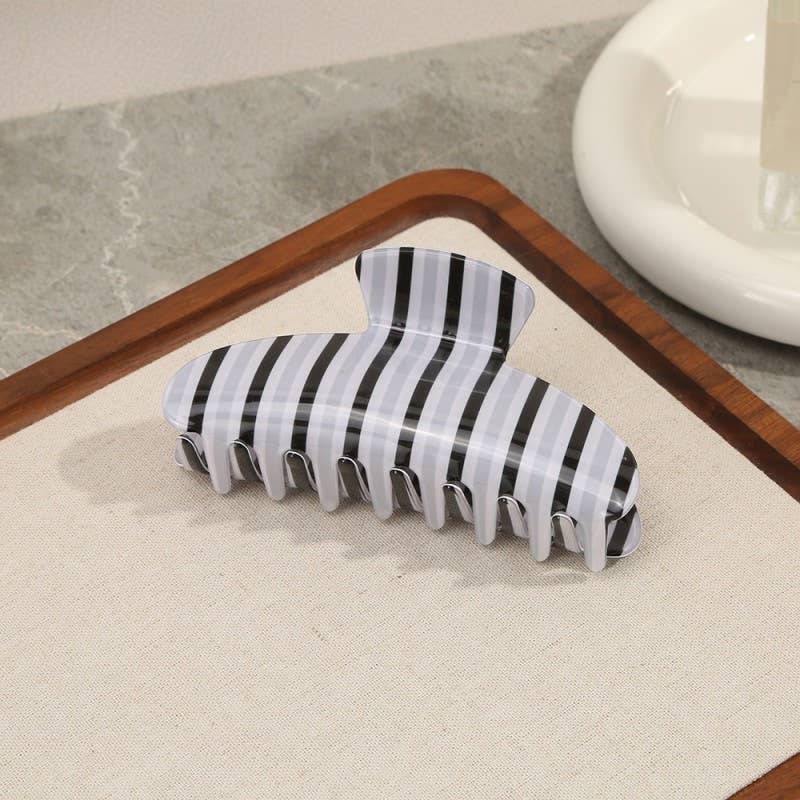 Stripe Oval Hair Clip: Black